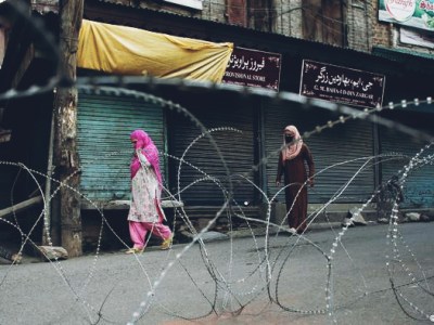 एक कहानी है जो सबको सुनानी है .. (ek ladki bhigi bhagi si song&nbsp;version)